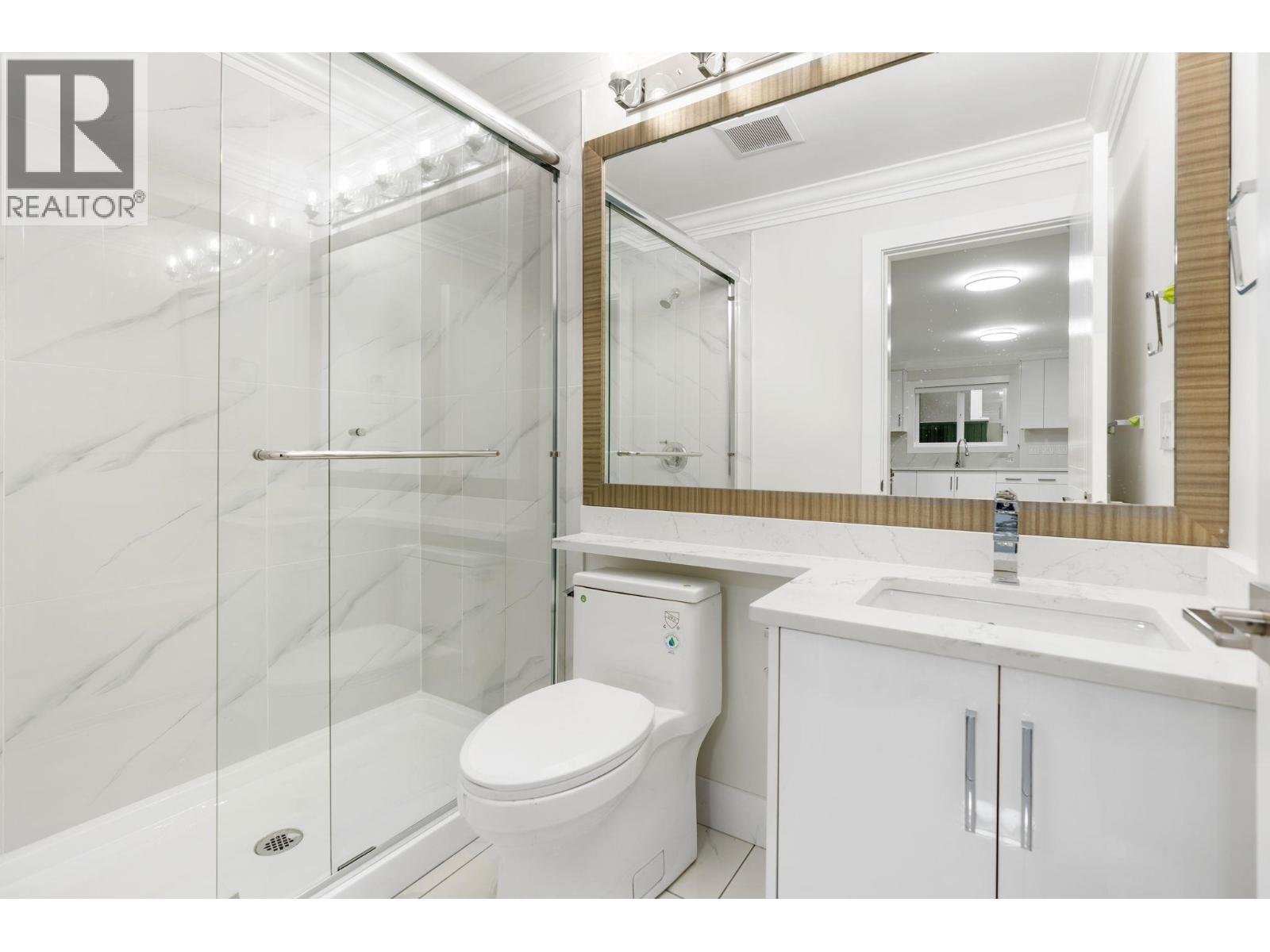 2 8464 15TH AVENUE, Burnaby