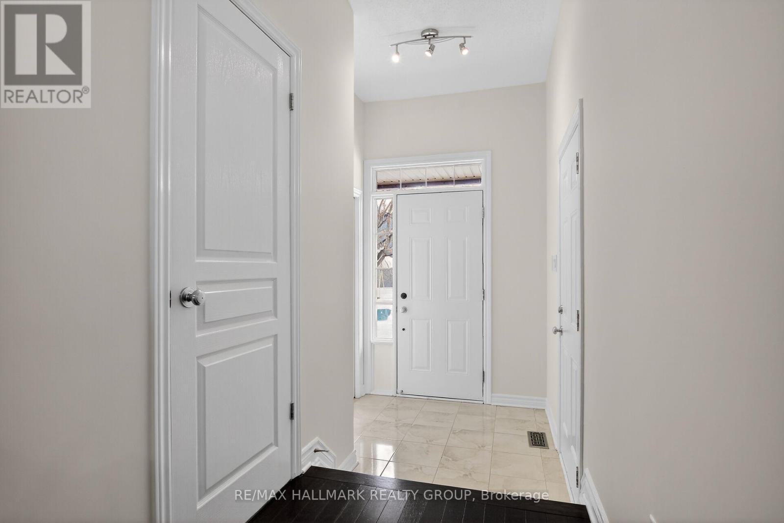 450 SULTAN STREET - 7
