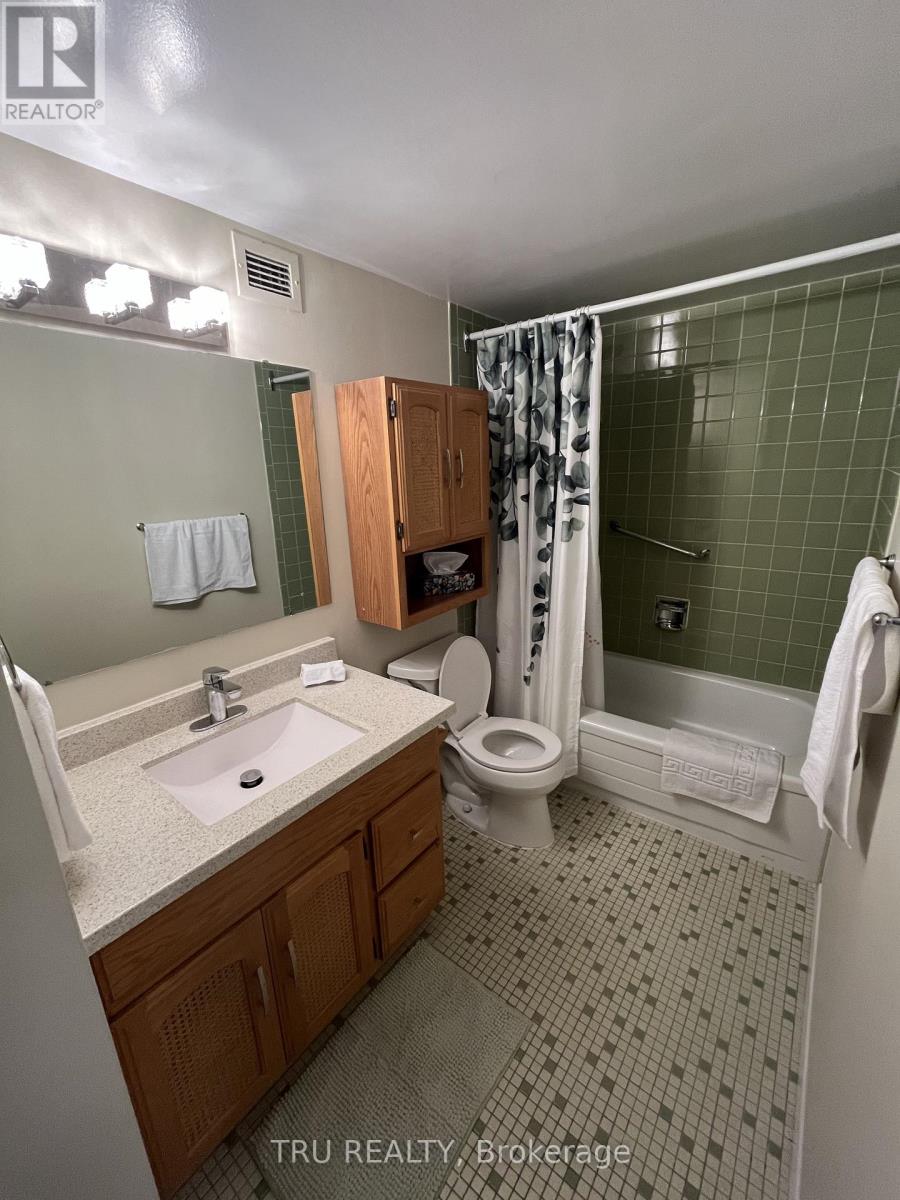 2 Bed, 1 Bath House for Rent in Ottawa – PH6 – 158C MCARTHUR AVENUE, Ottawa – MLS# X13245796 - Image 13
