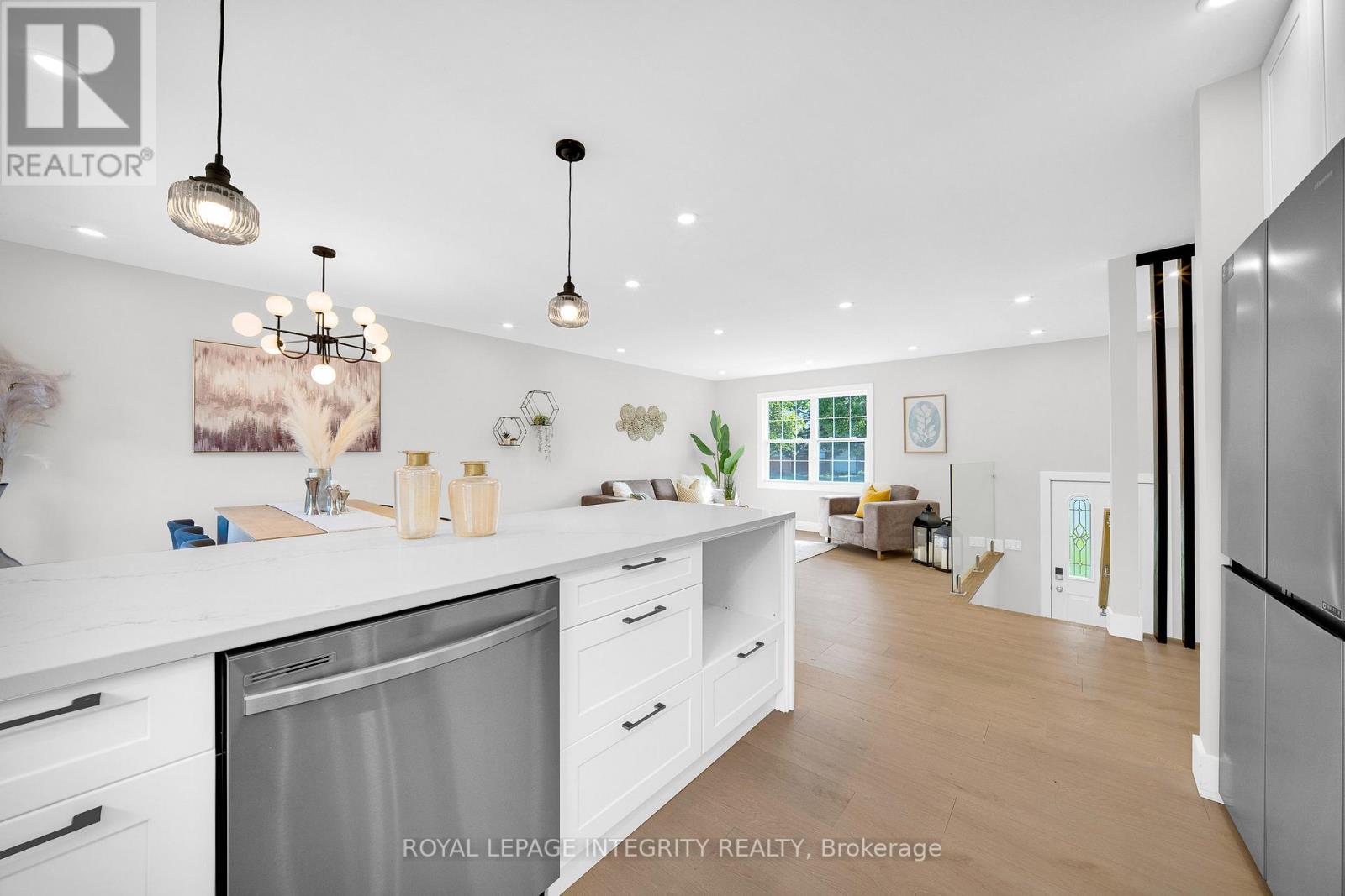53 OVERLAKE DRIVE - 19