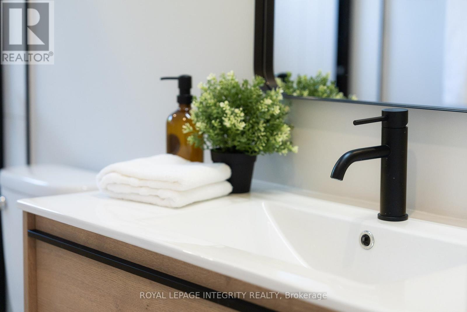 53 OVERLAKE DRIVE - 28