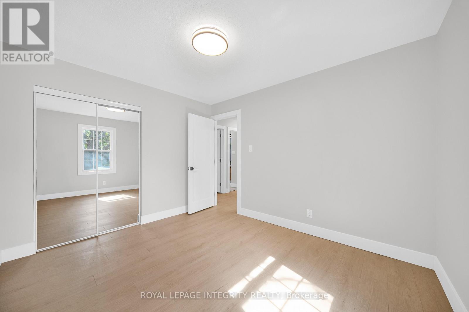 53 OVERLAKE DRIVE - 30