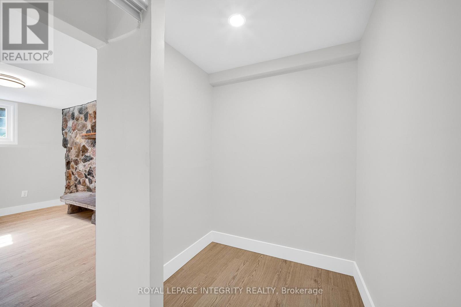 53 OVERLAKE DRIVE - 35