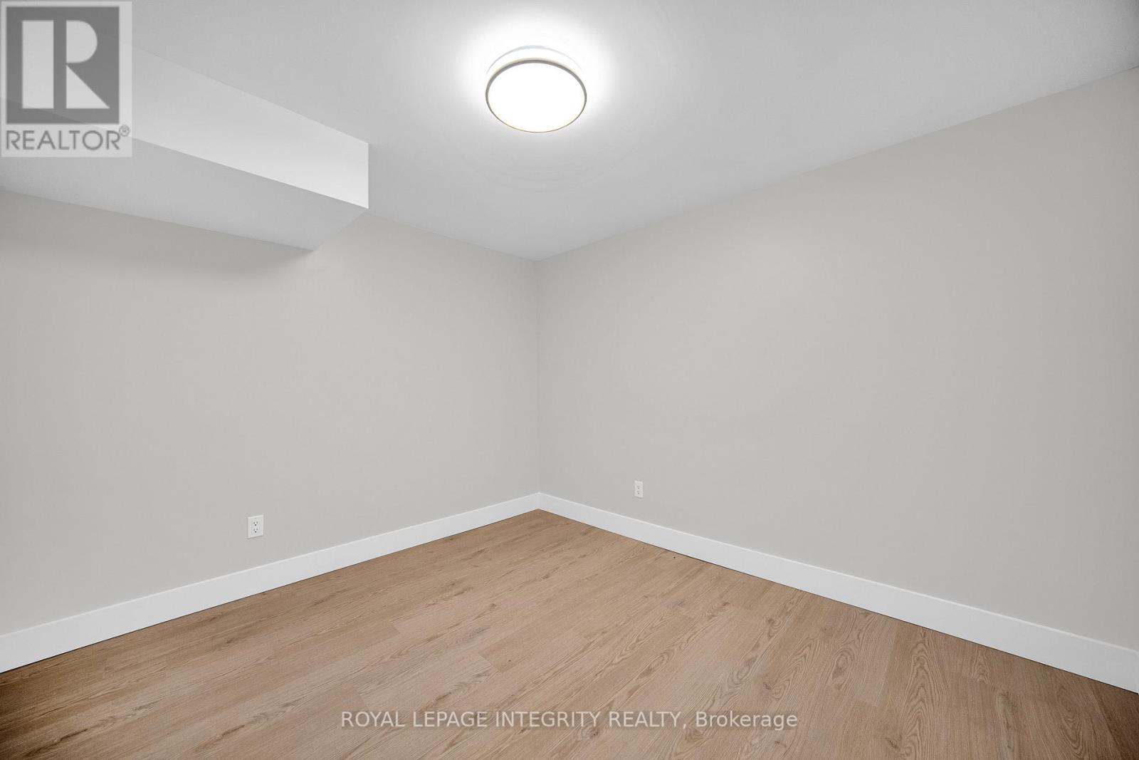 53 OVERLAKE DRIVE - 40