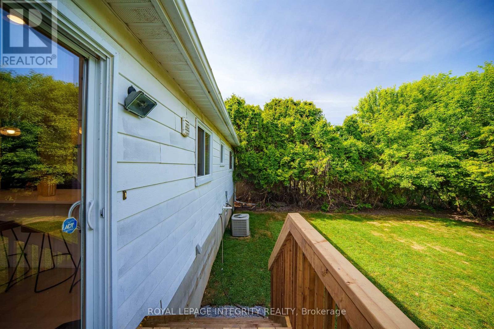53 OVERLAKE DRIVE - 41