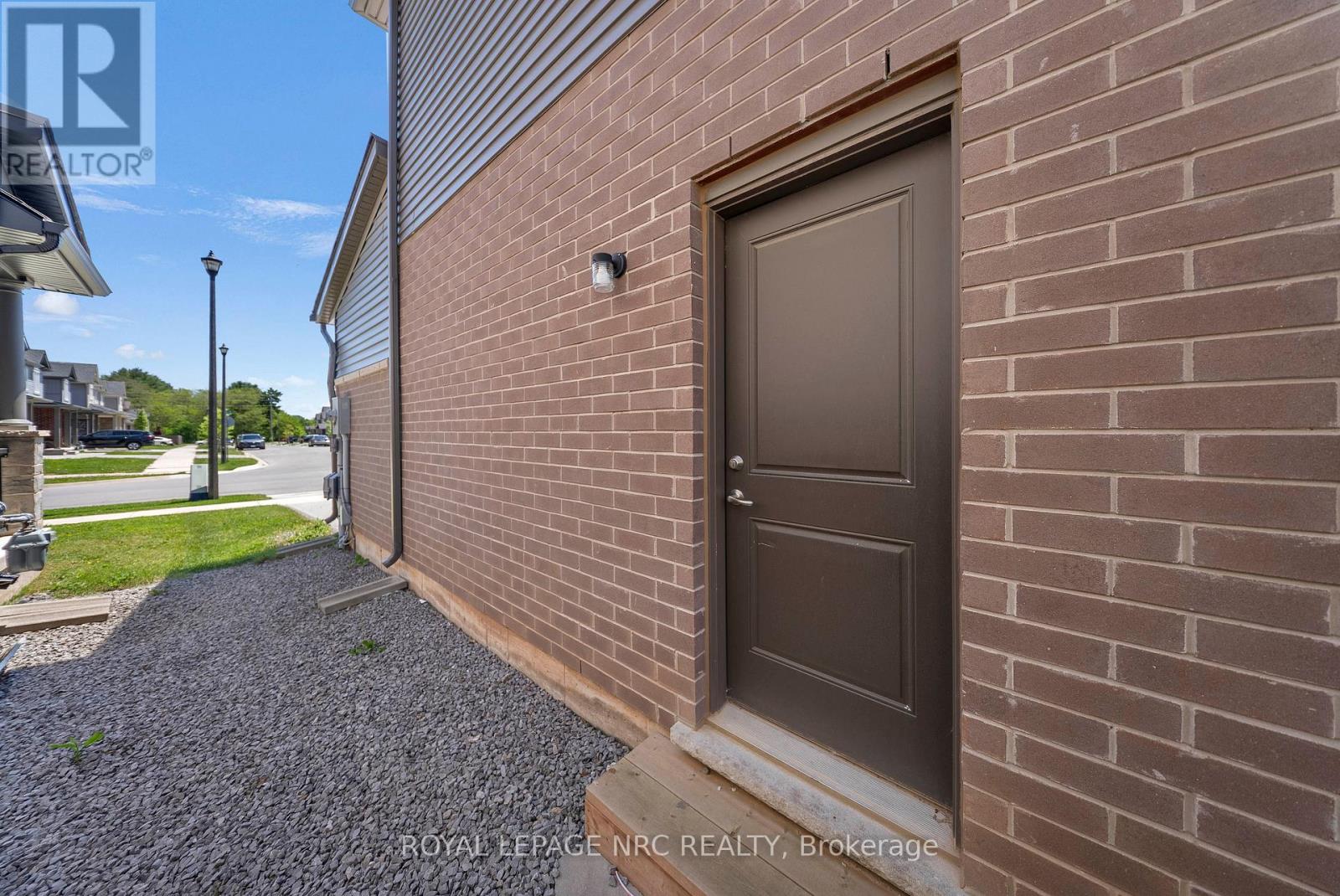 12 SWAN AVENUE - 11