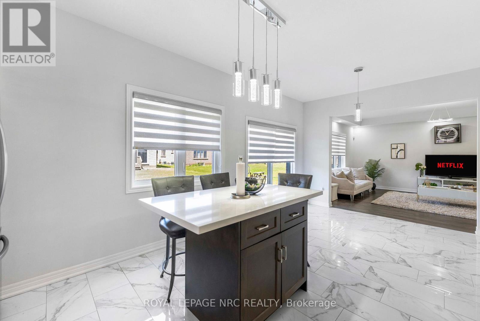 12 SWAN AVENUE - 14