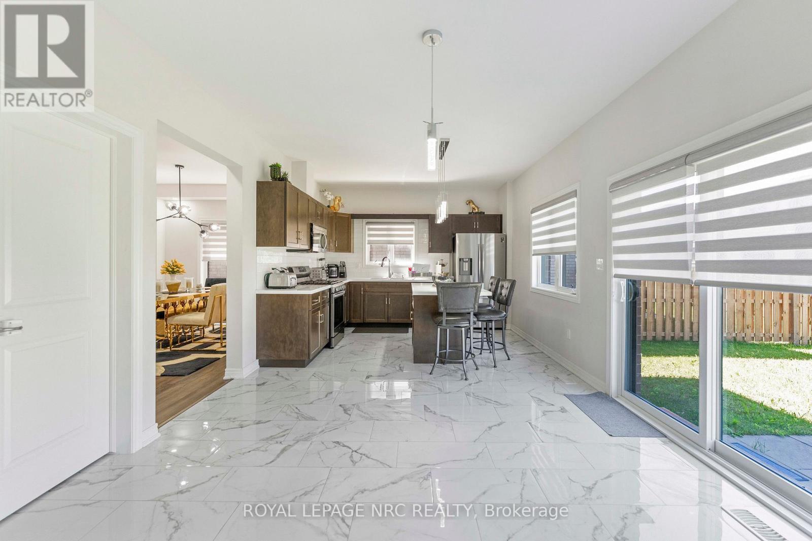 12 SWAN AVENUE - 15