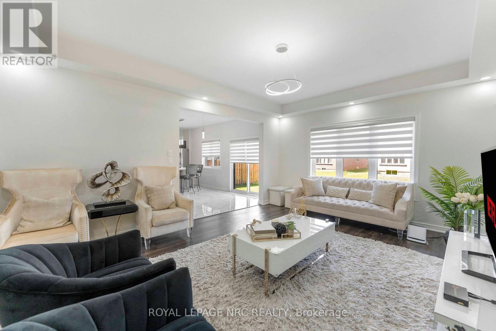 12 SWAN AVENUE - 17
