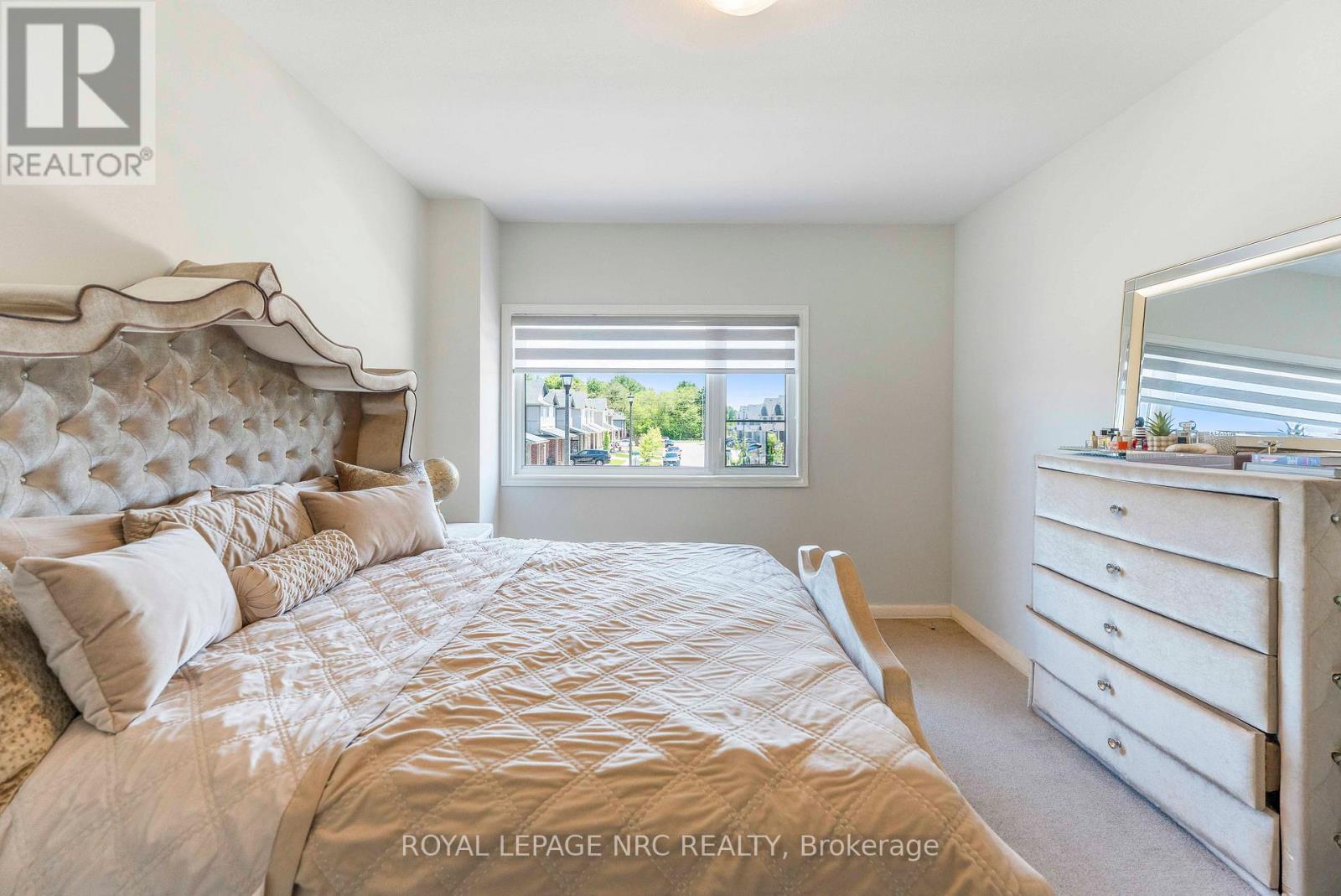 12 SWAN AVENUE - 24