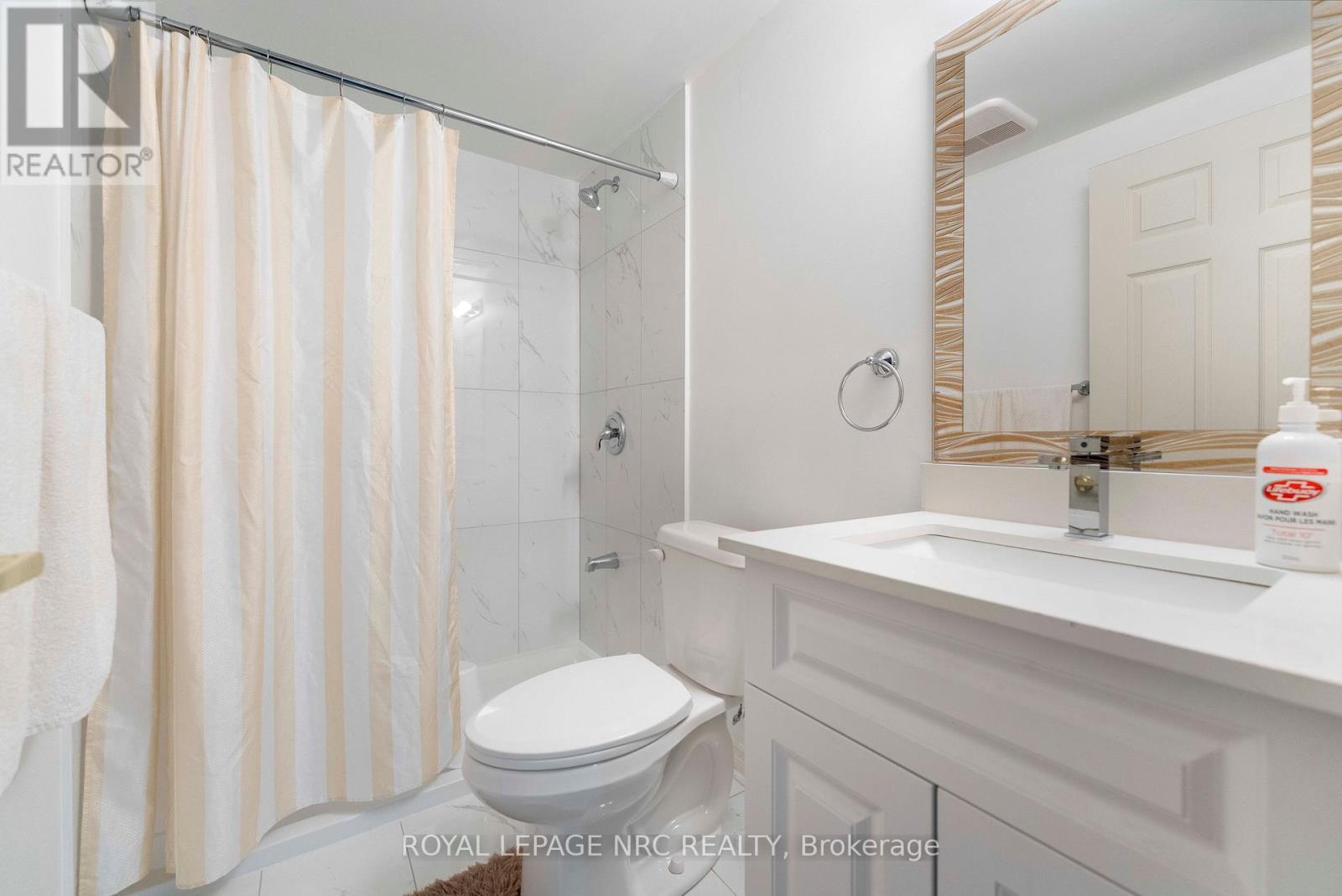 12 SWAN AVENUE - 41