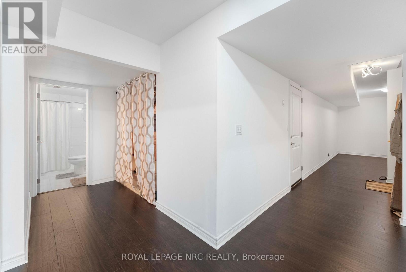 12 SWAN AVENUE - 42