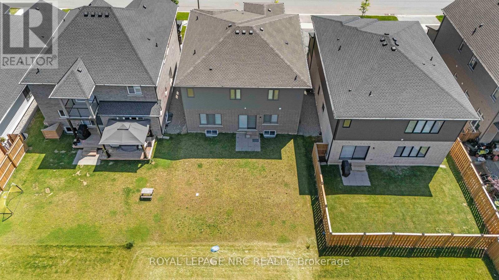 12 SWAN AVENUE - 45