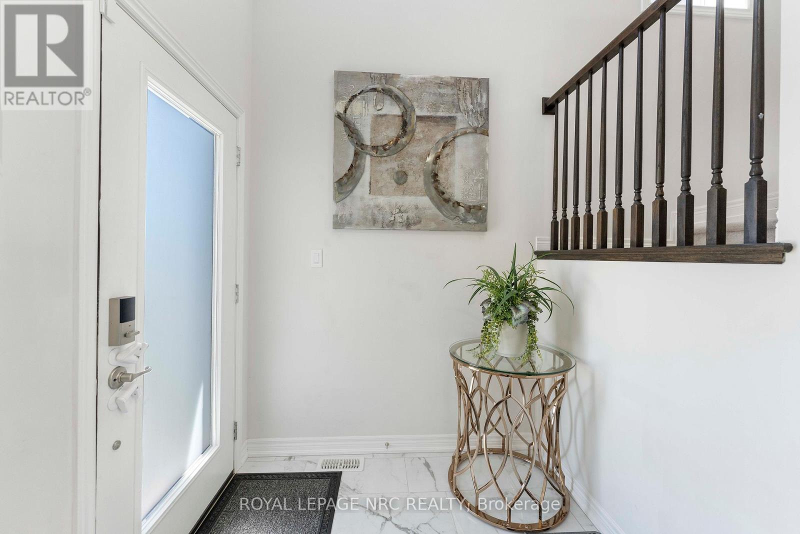 12 SWAN AVENUE - 5