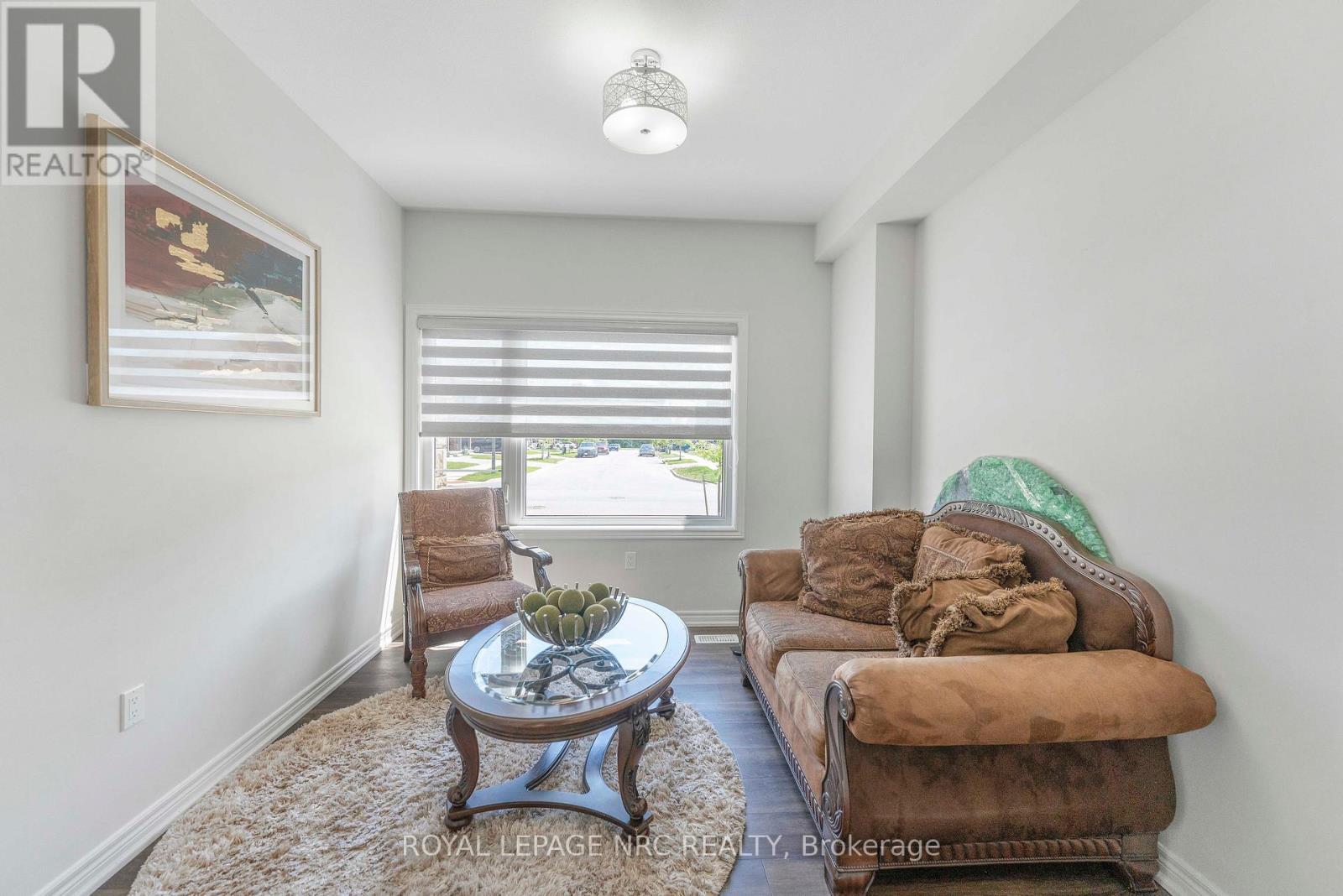 12 SWAN AVENUE - 6