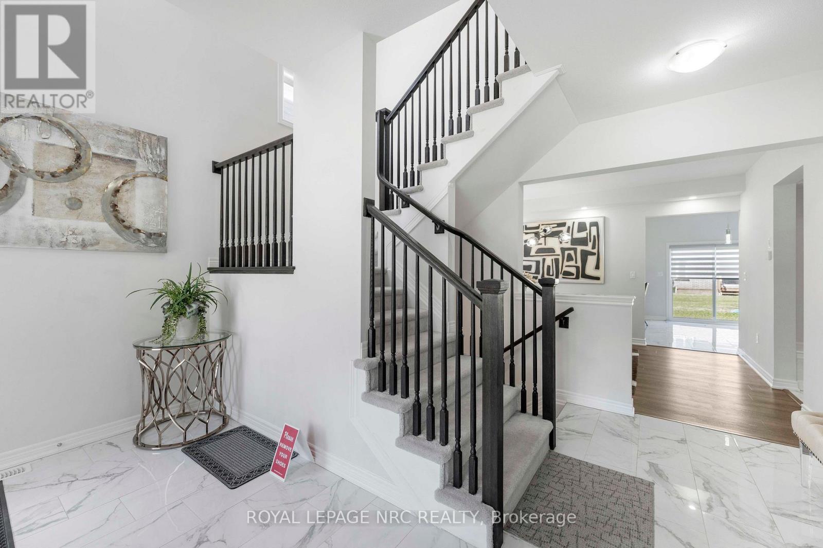 12 SWAN AVENUE - 7