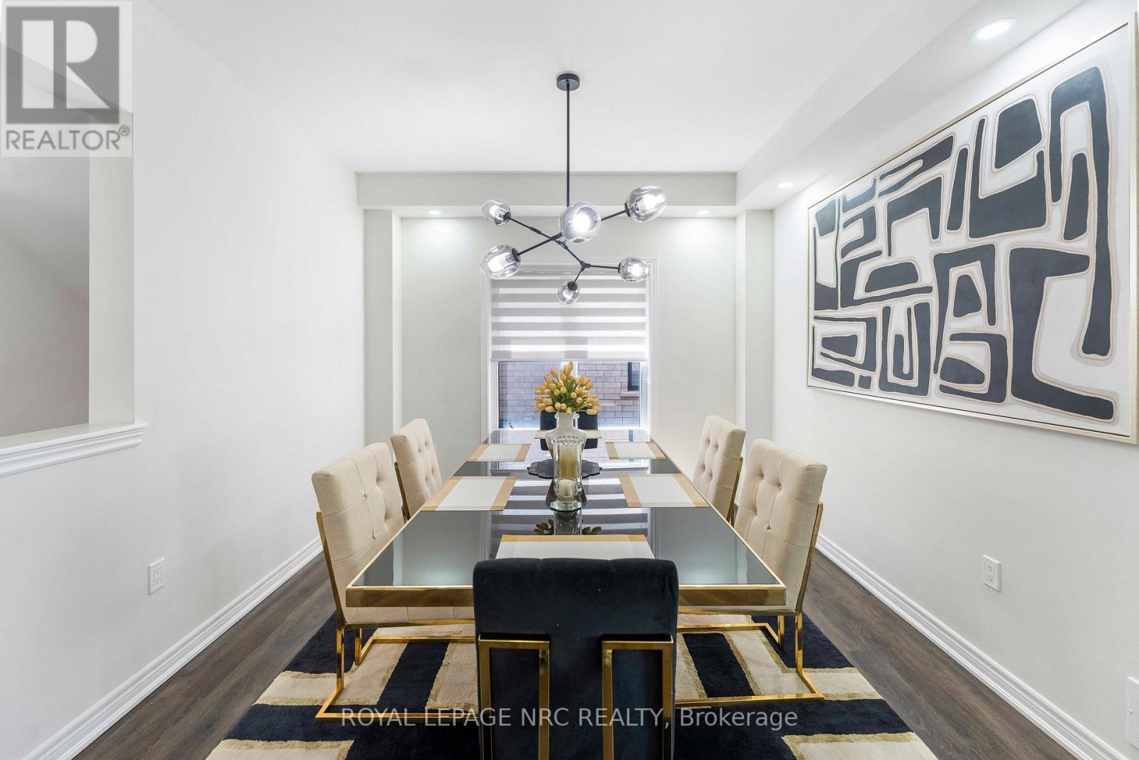 12 SWAN AVENUE - 9