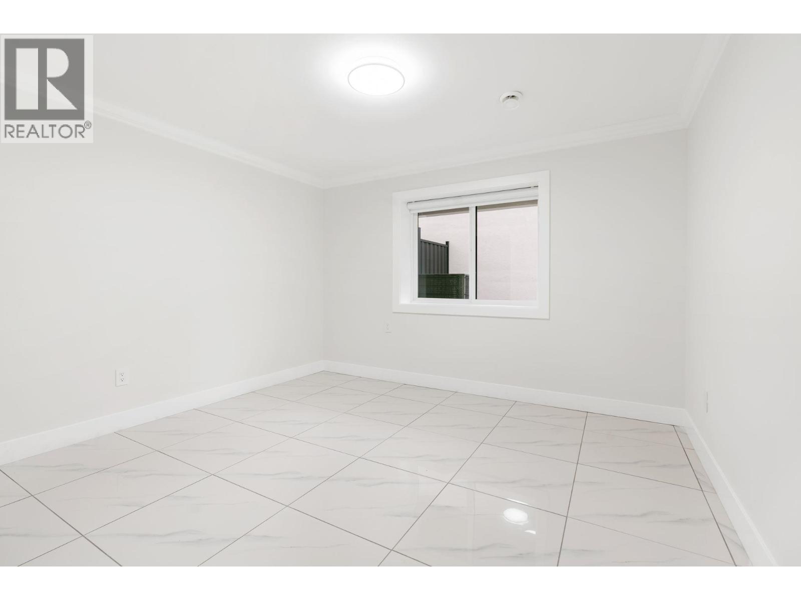 2 8464 15TH AVENUE, Burnaby