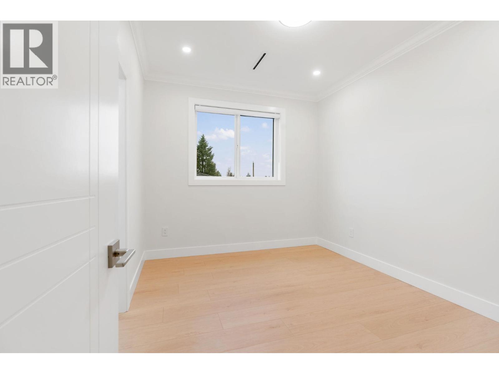 2 8464 15TH AVENUE, Burnaby