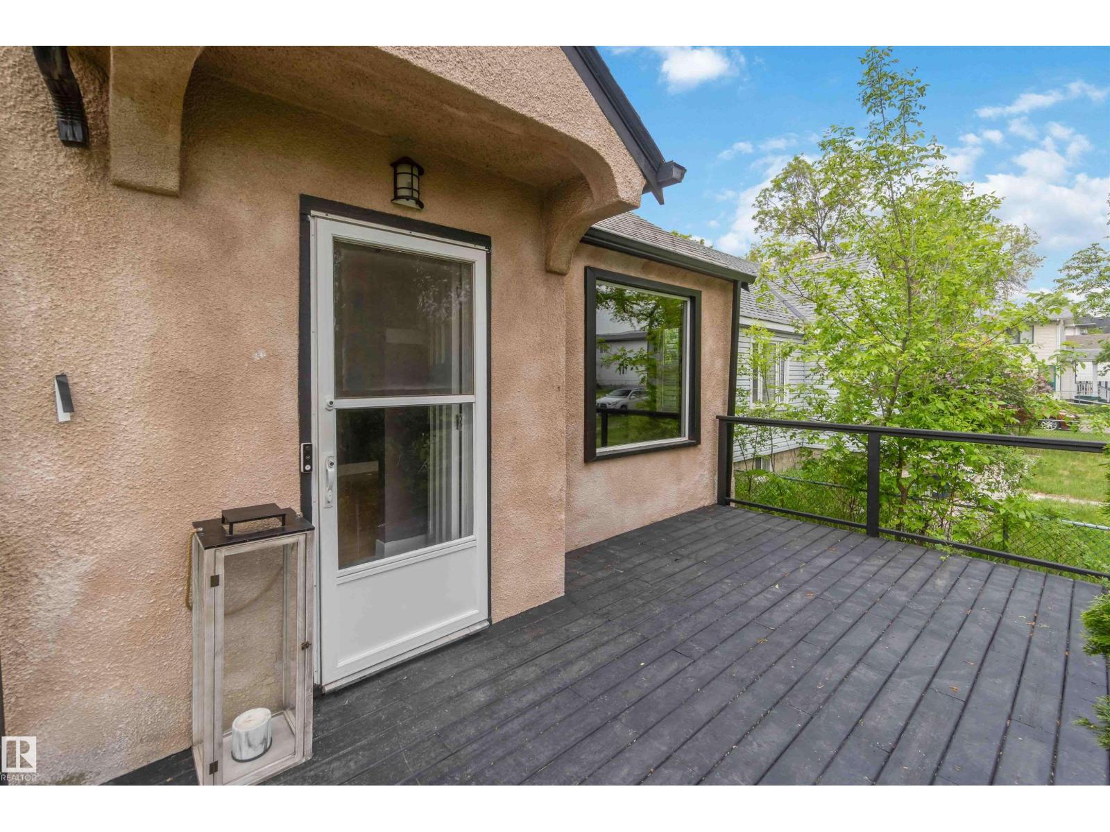 11842 93 ST NW - 7