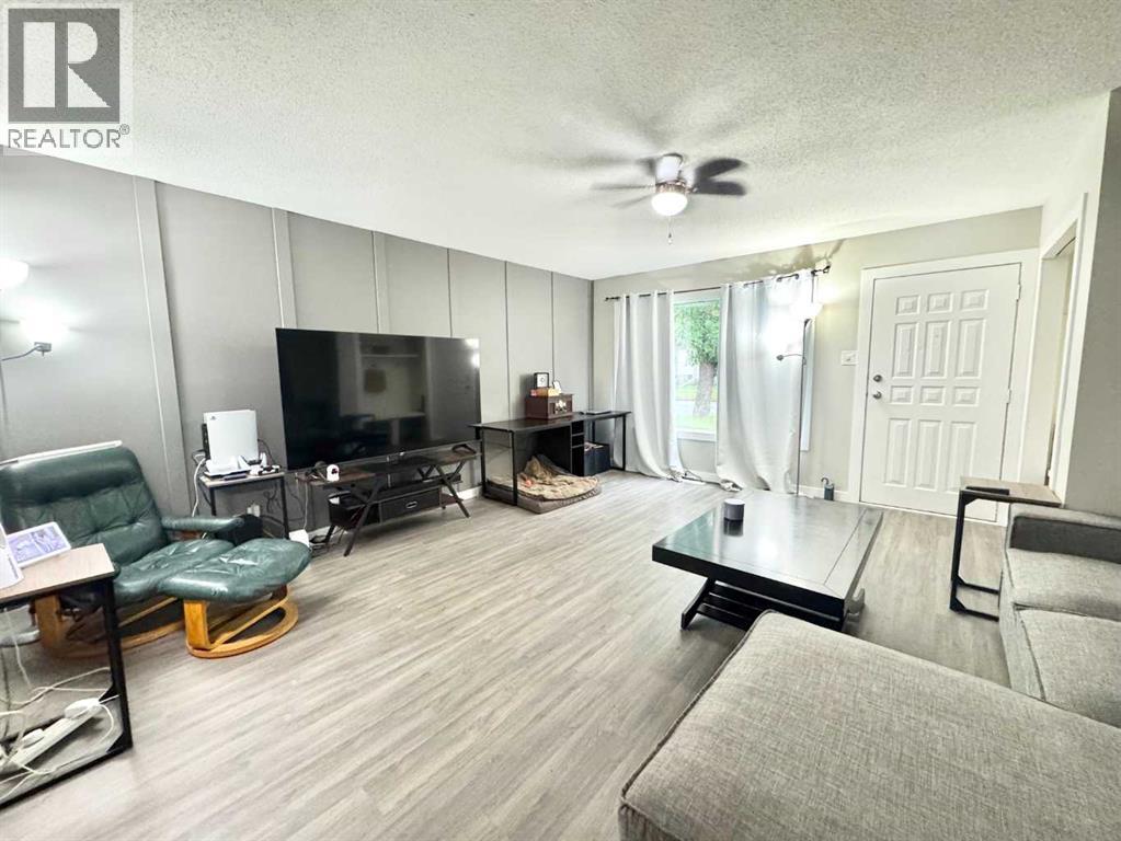 640 12 Street N - 7