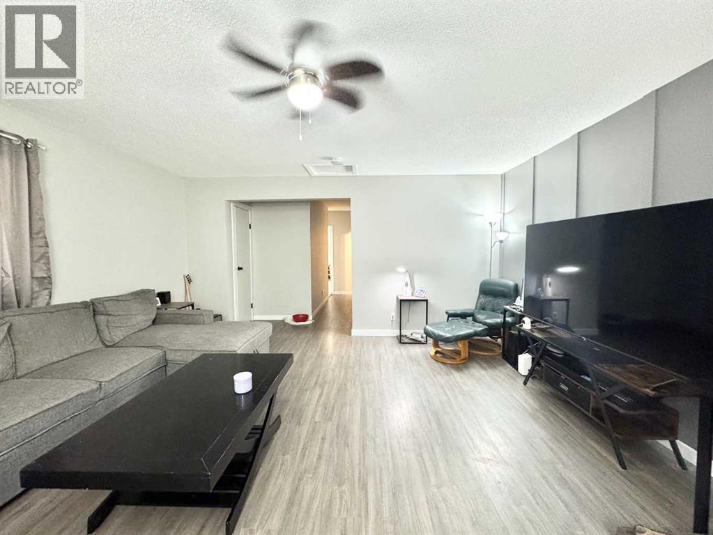 640 12 Street N - 4