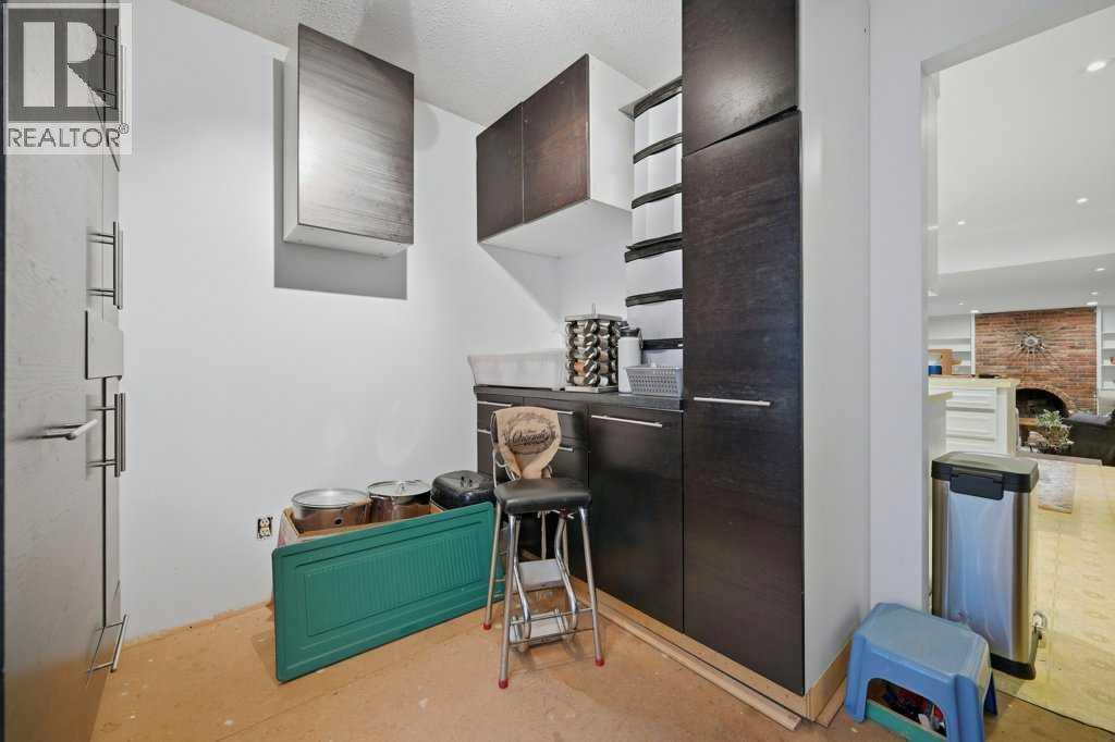 9824 19 Street SW - 11