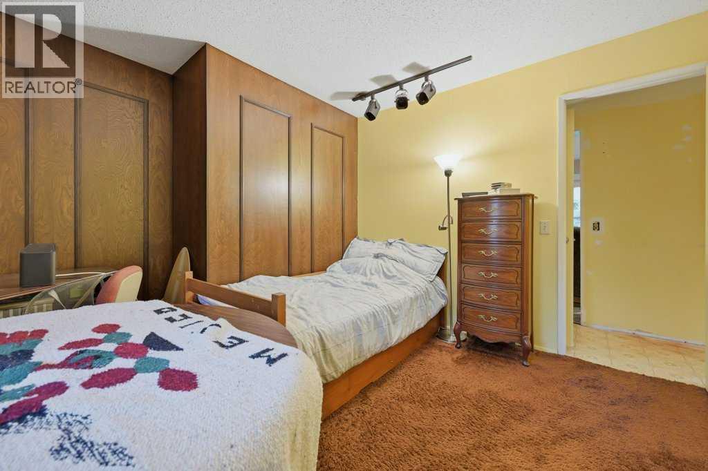 9824 19 Street SW - 16