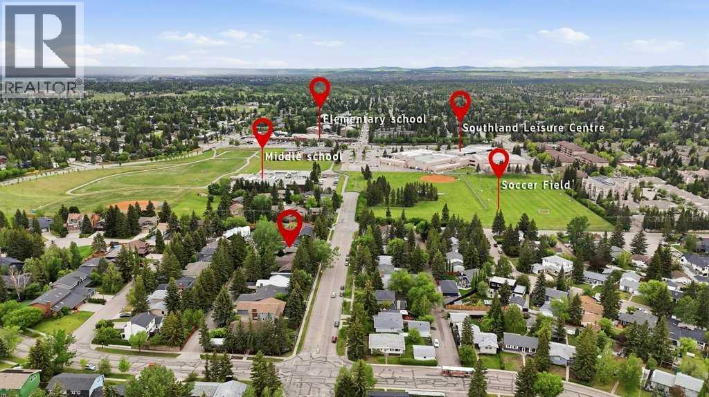 9824 19 Street SW - 32