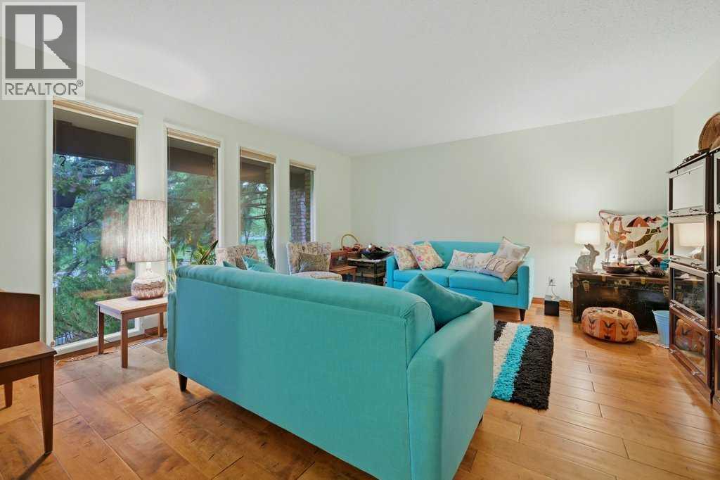 9824 19 Street SW - 4