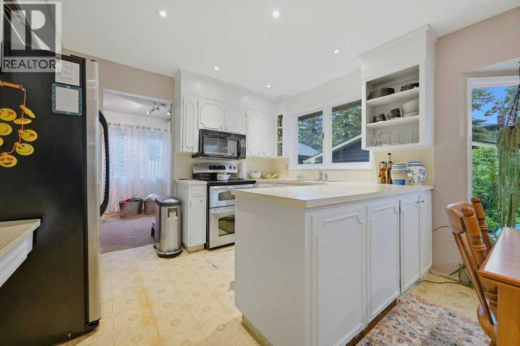 9824 19 Street SW - 7