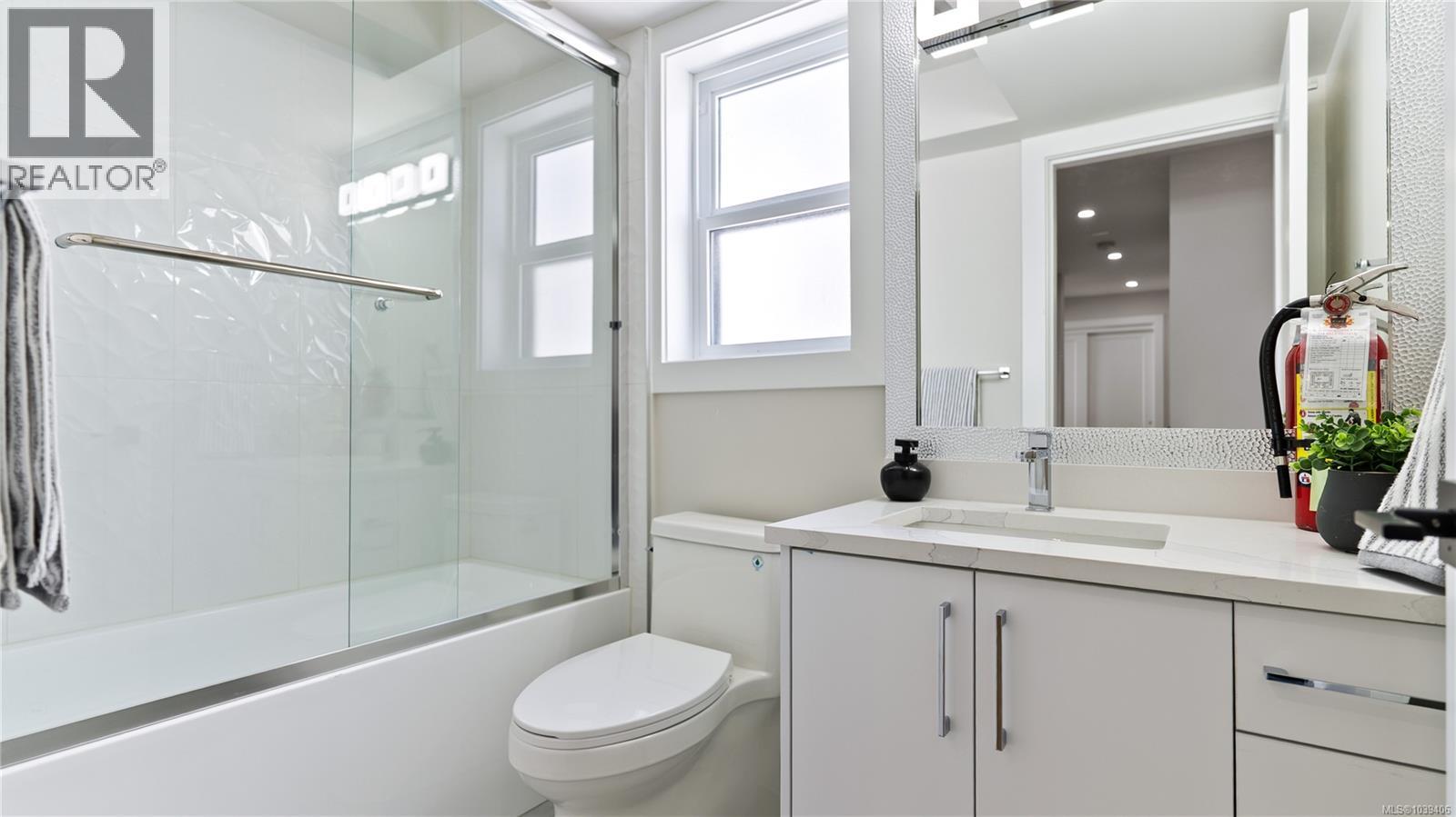  2210 Archer Gate, Langford