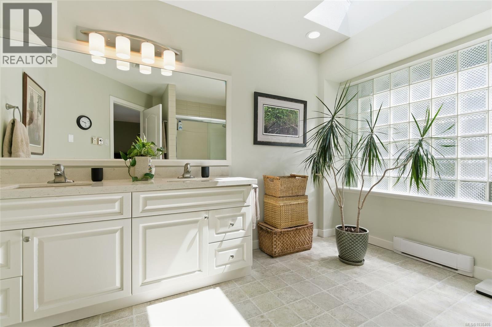1000 Eaglecrest Dr - 38