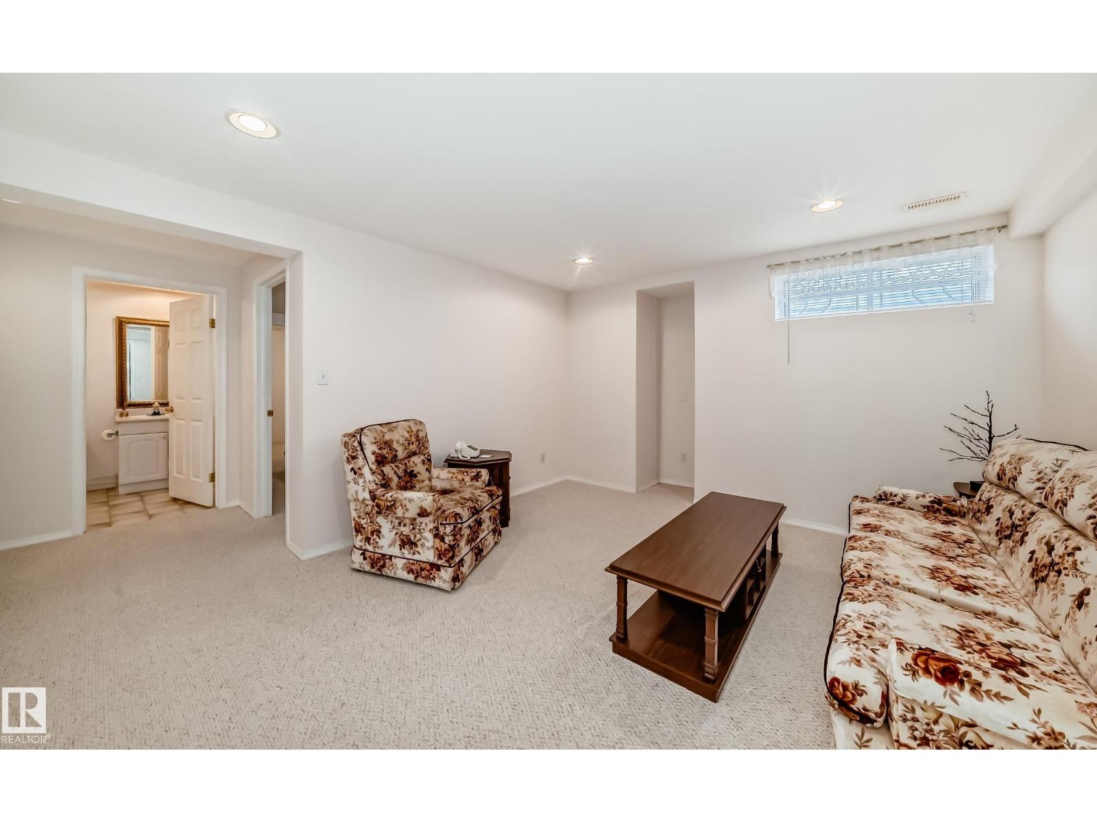 #49 9718 176 ST NW - 34