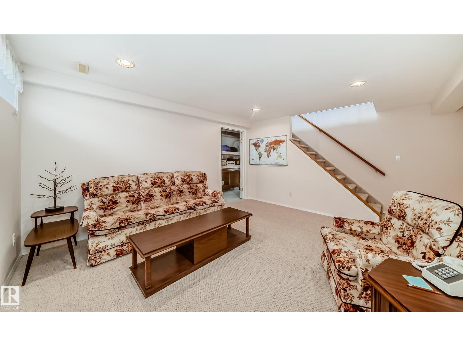 #49 9718 176 ST NW - 35