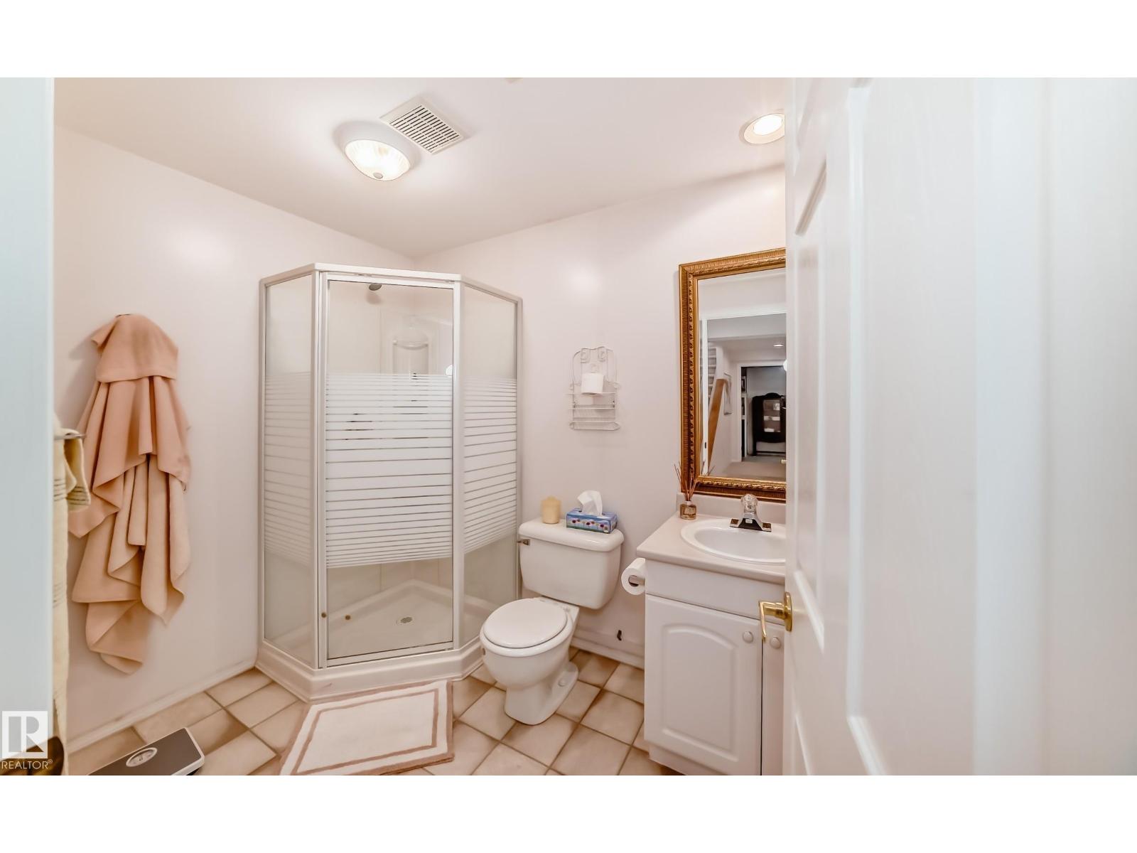 #49 9718 176 ST NW - 39