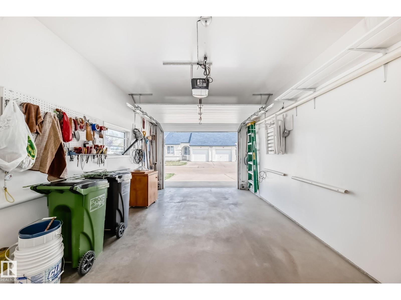 #49 9718 176 ST NW - 44