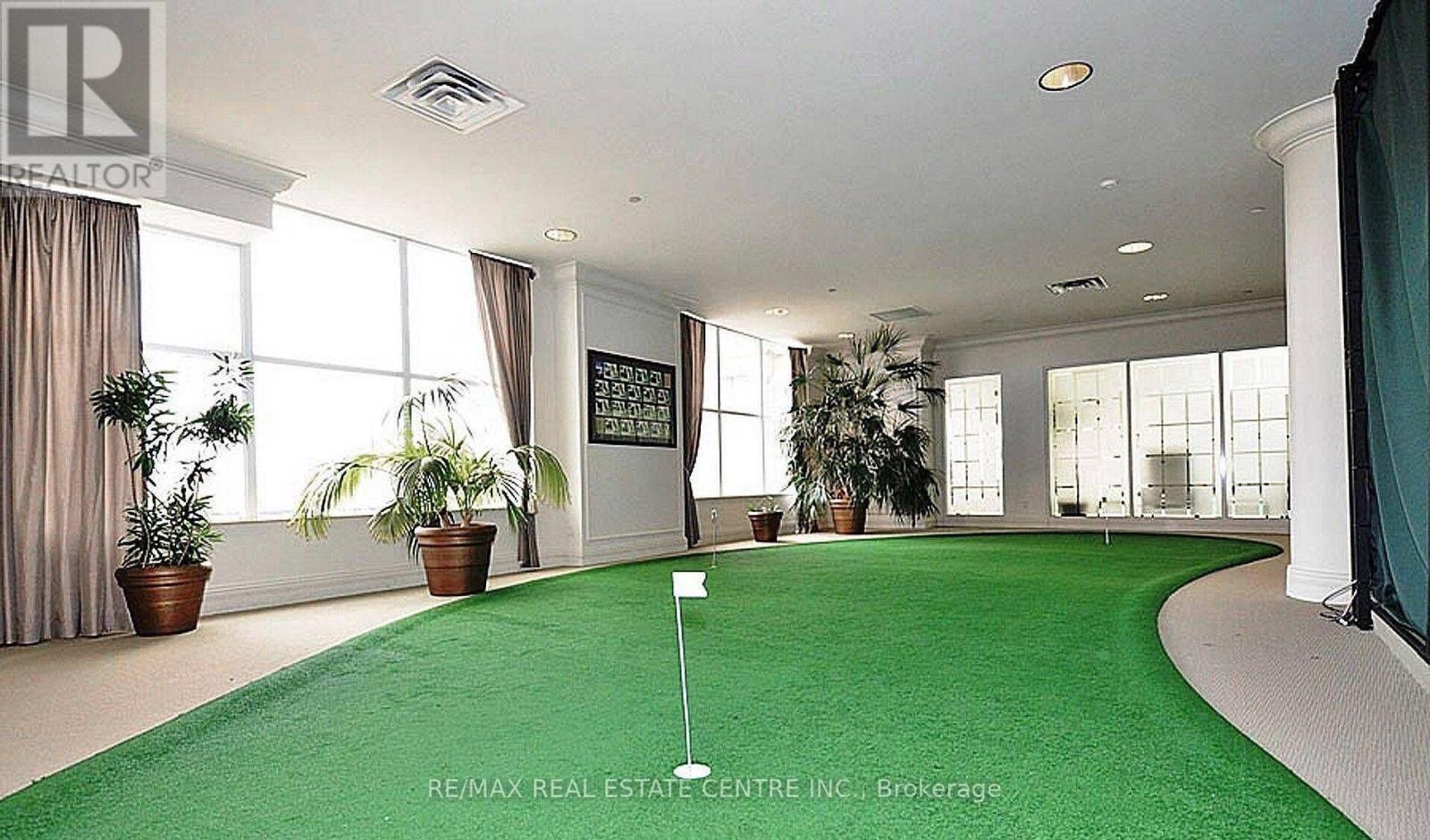 #1804 35 KINGSBRIDGE GARDEN CIRCLE - 23
