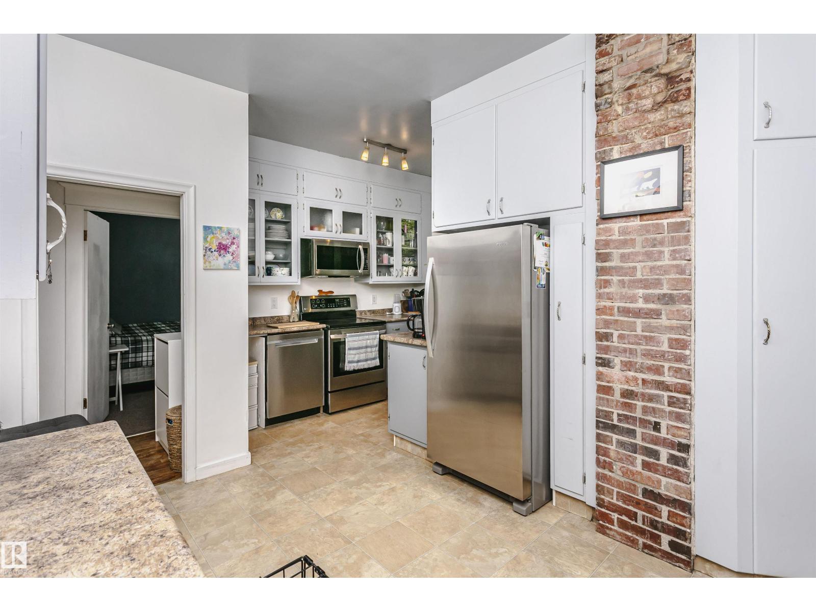 11616 94 ST NW - 9