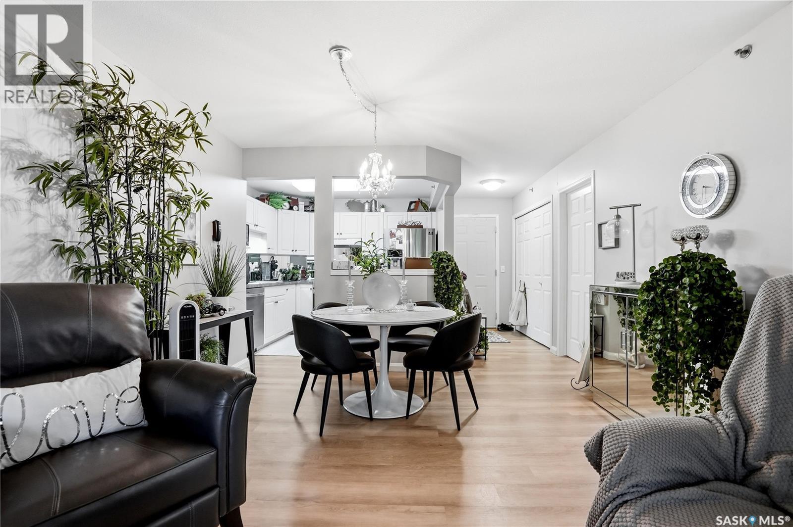 #107 100 1st AVENUE S - 17