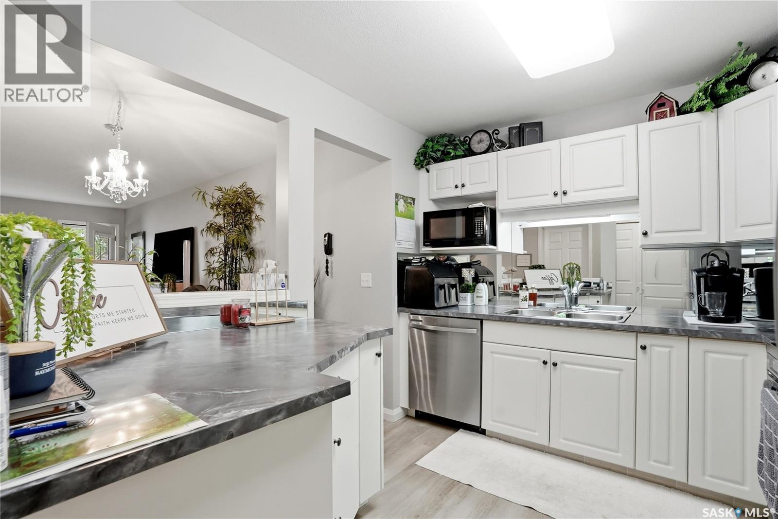#107 100 1st AVENUE S - 8