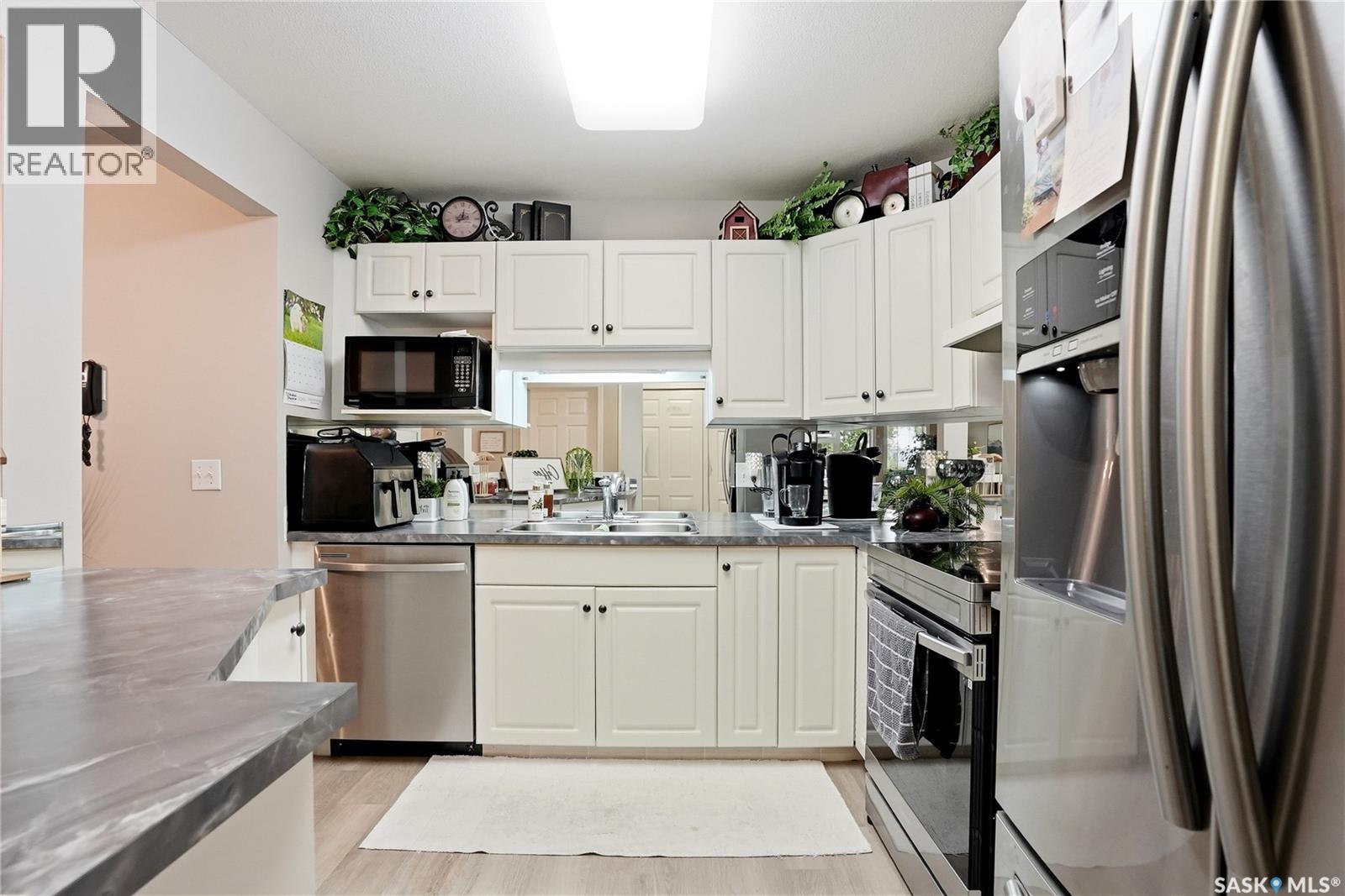 #107 100 1st AVENUE S - 9