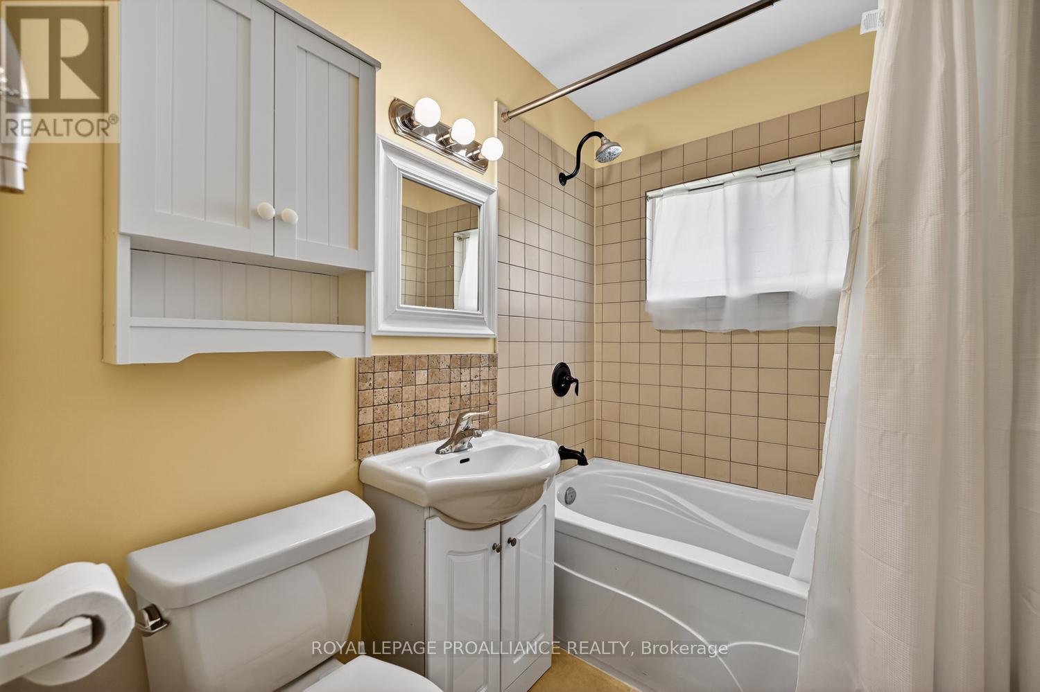 481 MCAULEY ROAD - 17