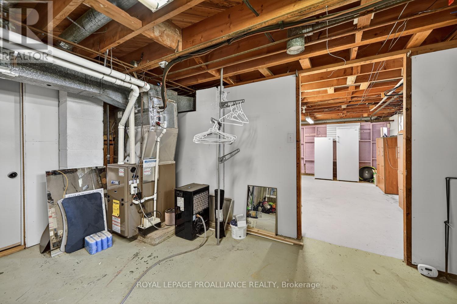 481 MCAULEY ROAD - 28