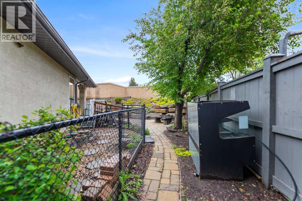 57 Sierra Morena Grove SW - 29