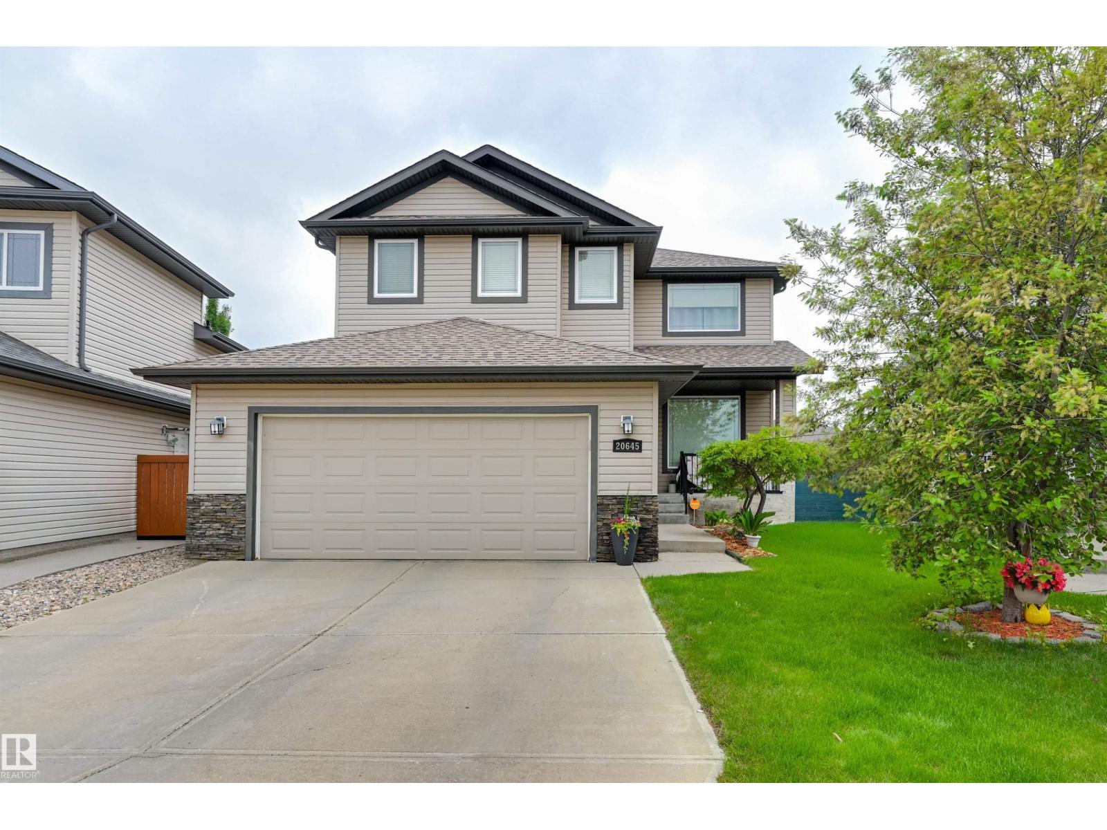 20645 93A AV NW - 62