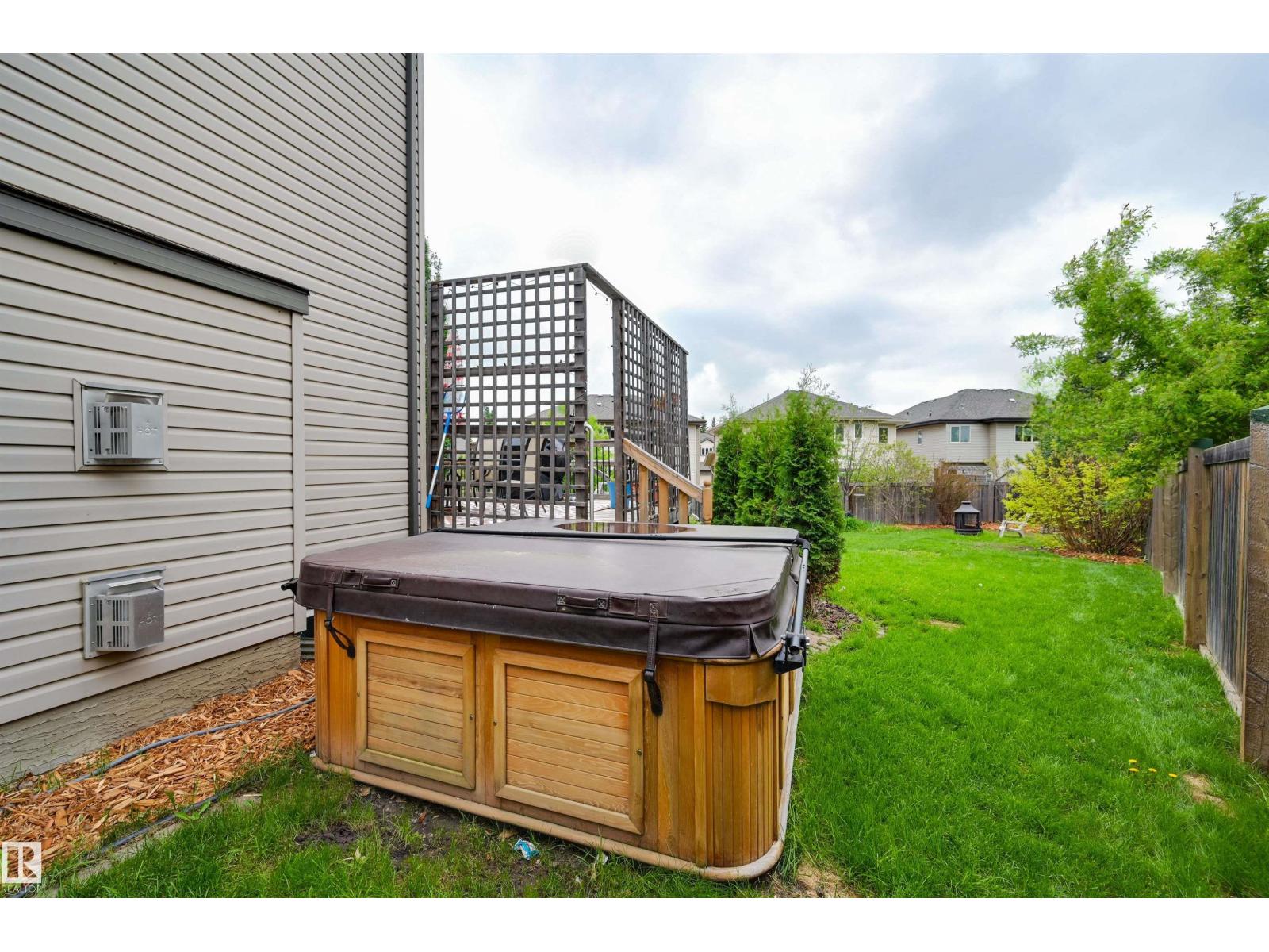 20645 93A AV NW - 60