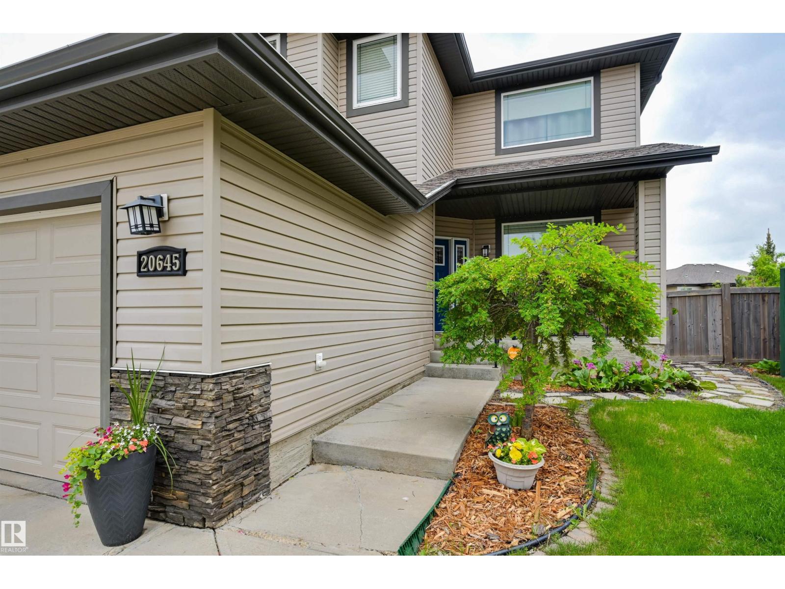 20645 93A AV NW - 61