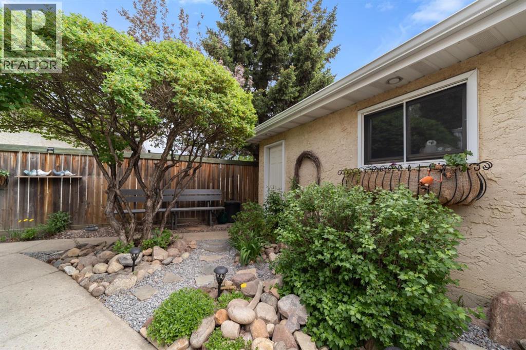 4311 66 Street — photo 35