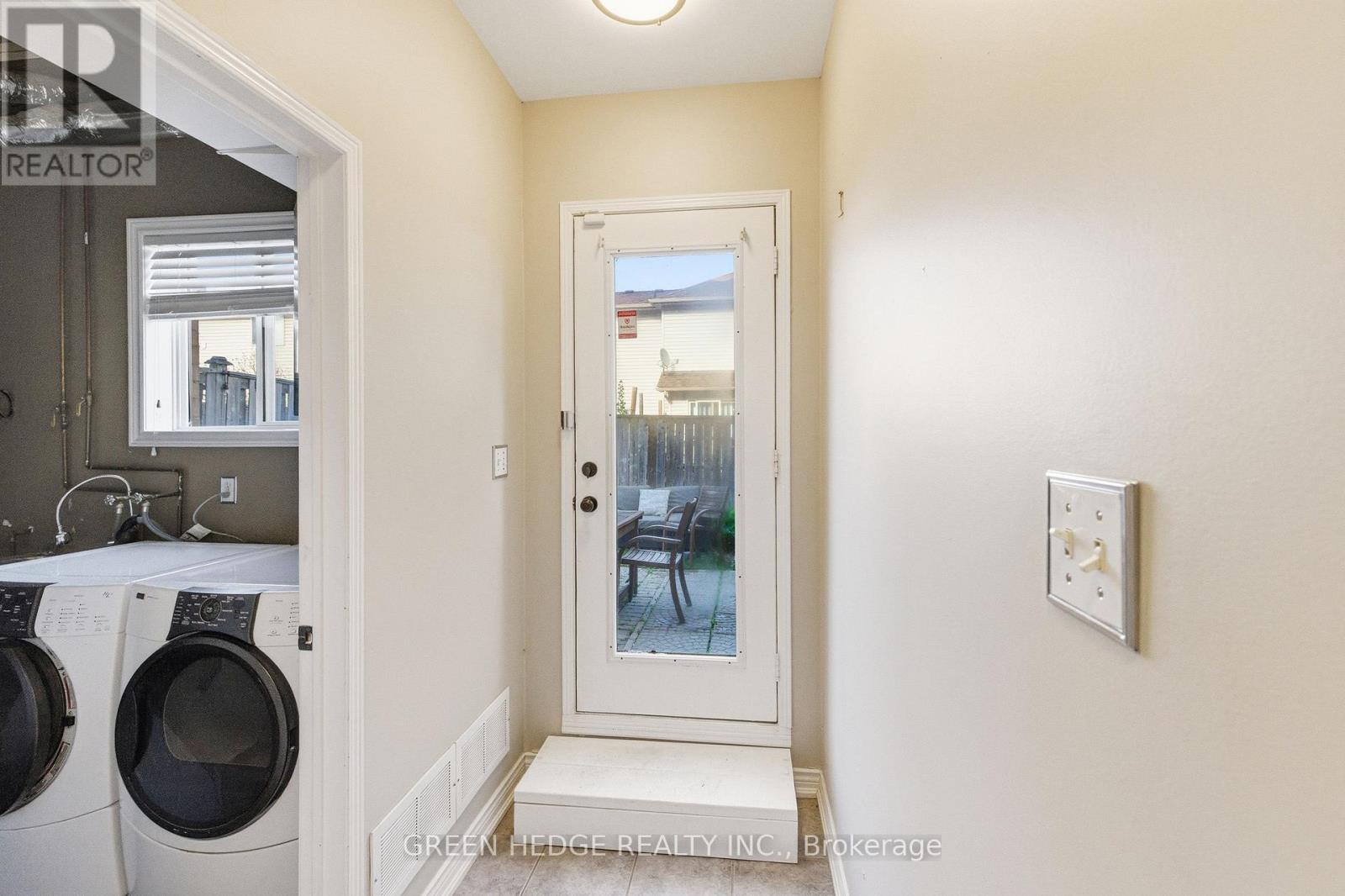 1557 HUMMINGBIRD COURT - 24